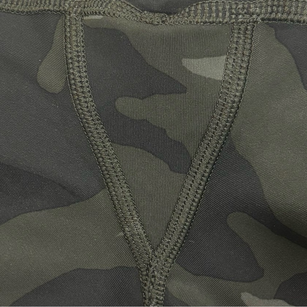 Athleta Ultimate Camo 7/8 Tight Leggings 23" Size Small EUC - Picture 5 of 7